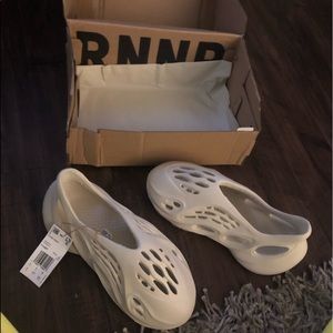 Yeezy boys size 6 foam runners